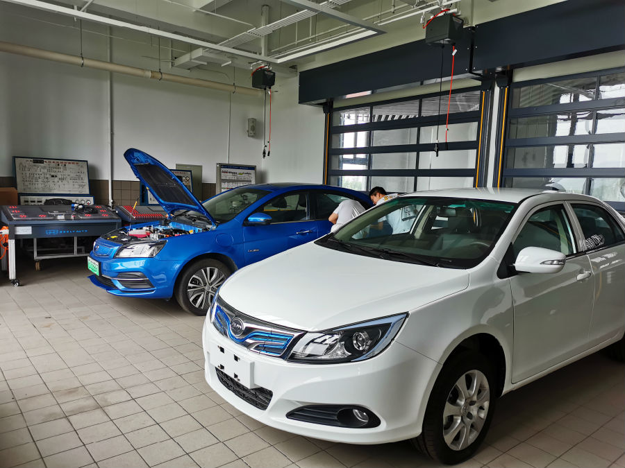 比亞迪E5純電動車.jpg